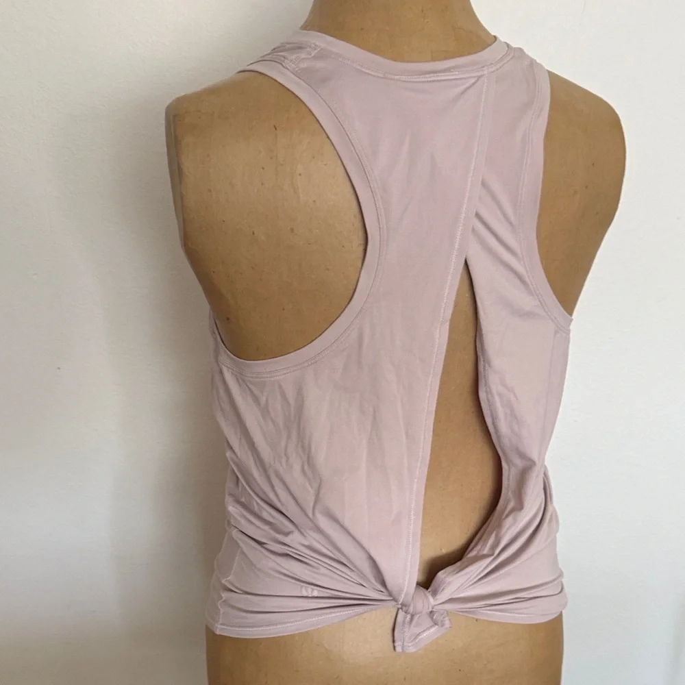 Lululemon 6 All Tued Uo Tank No Stink Zink Pink Bliss Tank Top Light pink VGUC